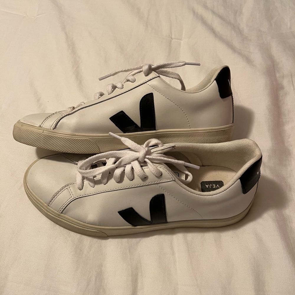 Veja Esplar Sneaker - Black & White